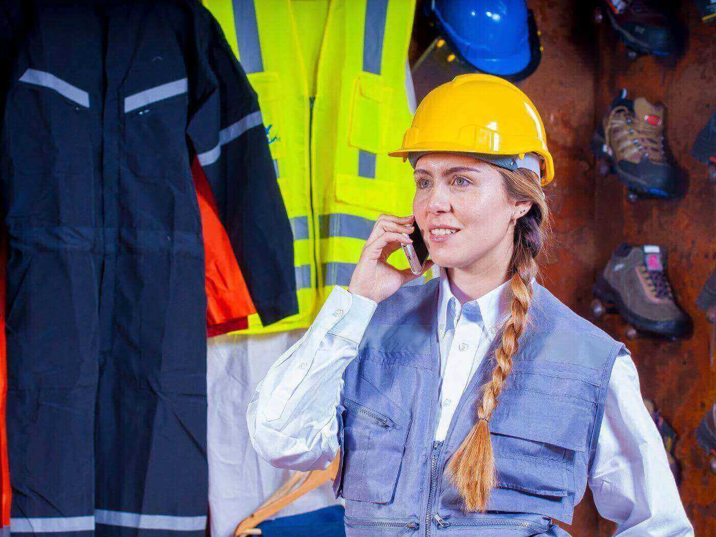 How To Choose a Suitable Safety Vest (Ultimate Guide 2023)